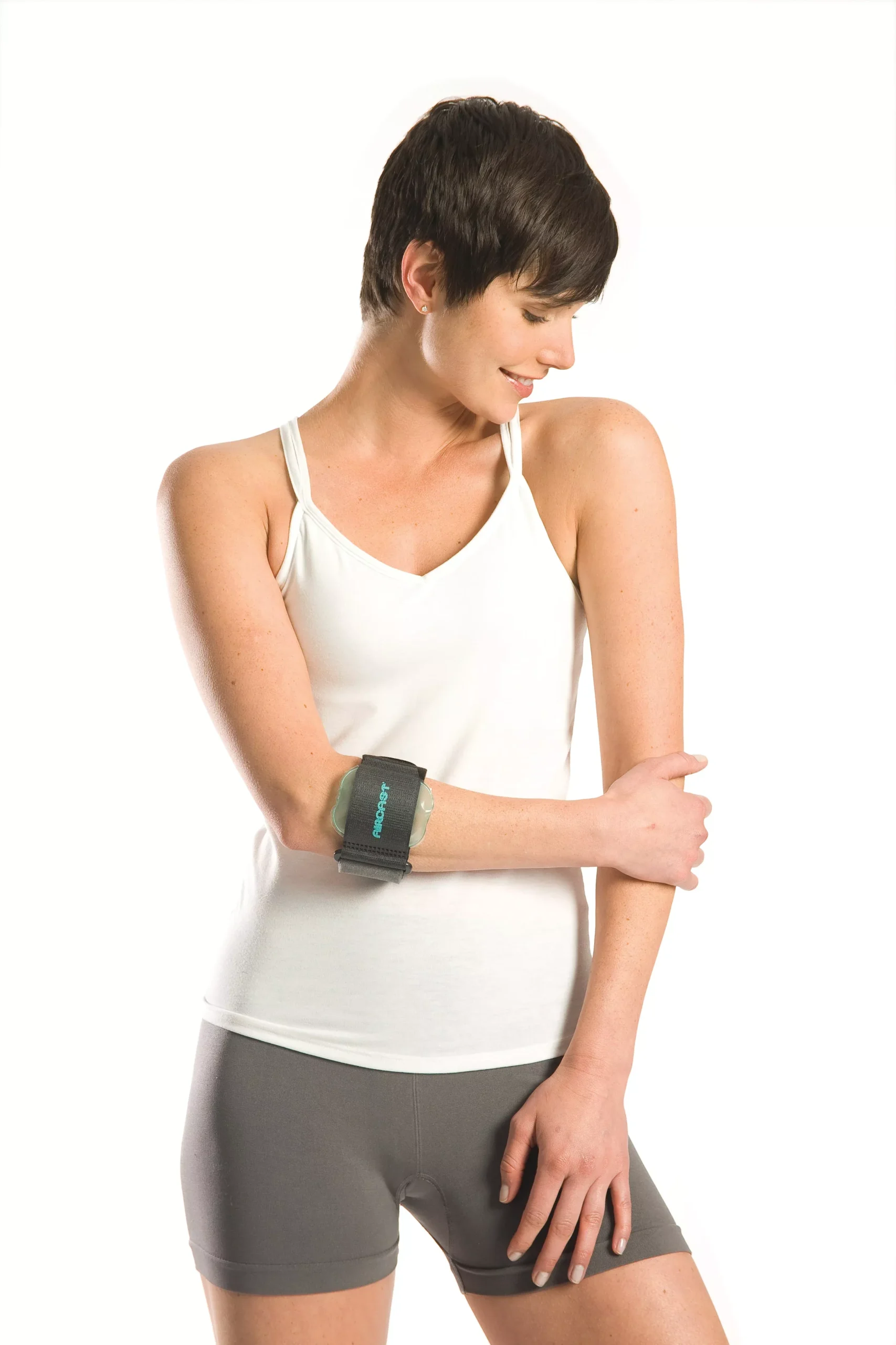 Pneumatic Tennis Elbow Support Aircast One Size Fits Most Hook and Loop Closure Armband Style Left or Right Arm 8 to 14 Inch Forearm Circumference Black #05A-B